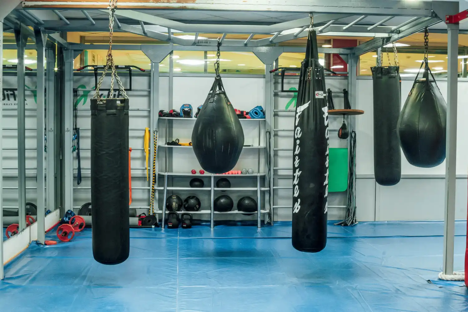 Зал единоборств